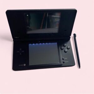 Nintendo DS Lite Handheld Console in Black with Stylus